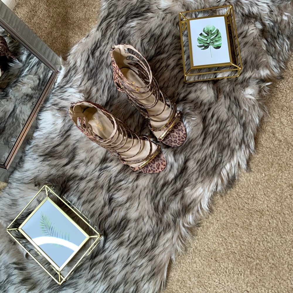 Leopard high heels 👠